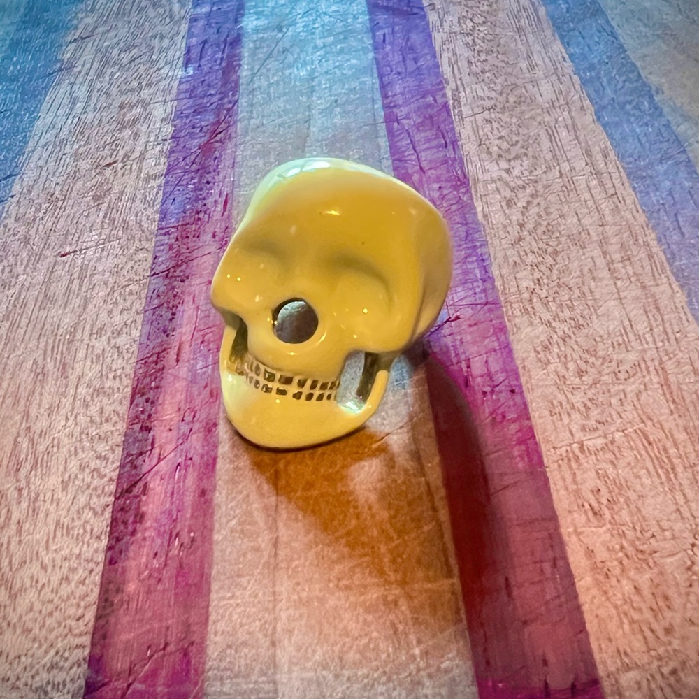 Enamel Skull Ring / Sz 6